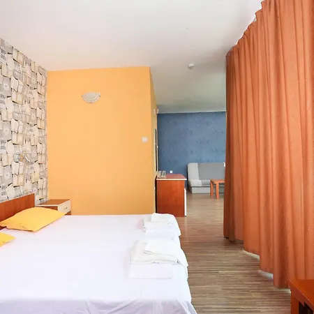 La Piazza Family Hotel