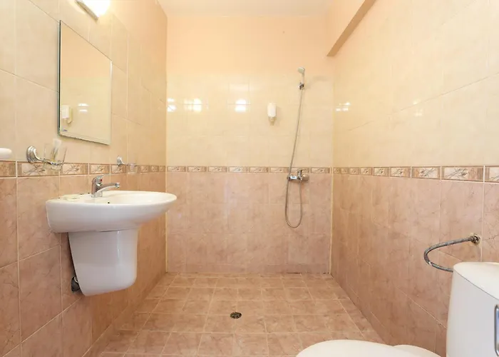 La Piazza Family Hotel 2*