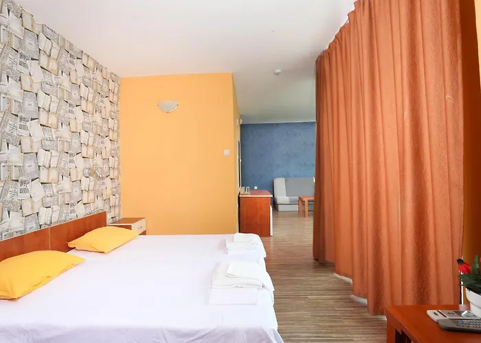 La Piazza Family Hotel