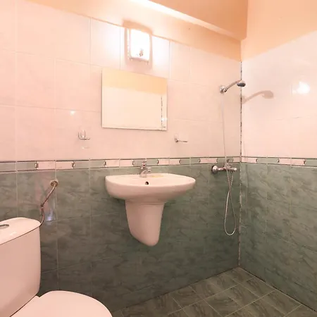 Хотел La Piazza Family 2*