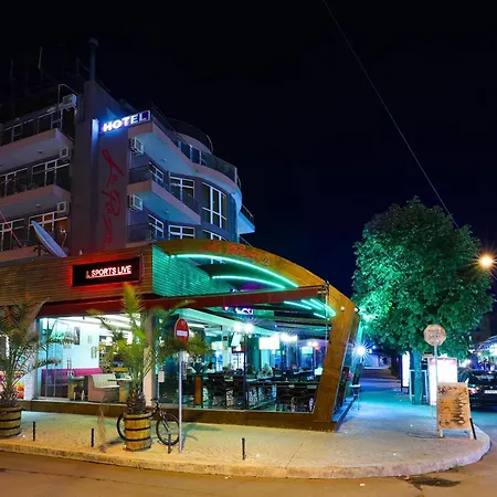 La Piazza Family فندق